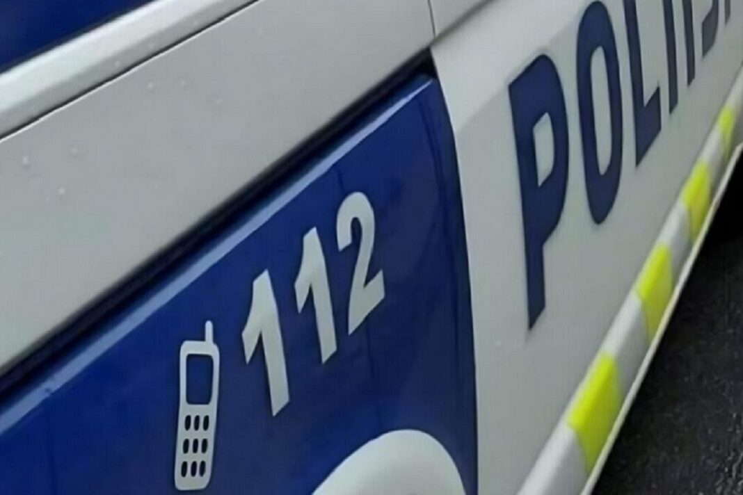 Poliisiauton oikea takakylki